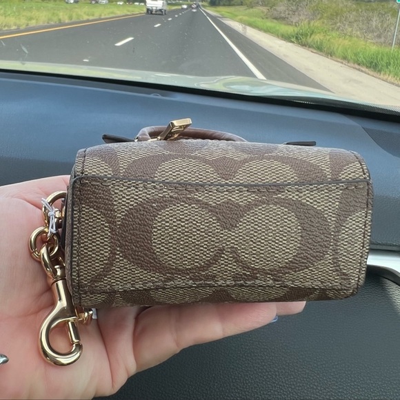 COACH MINI ROWAN CHARM - Picture 10 of 14